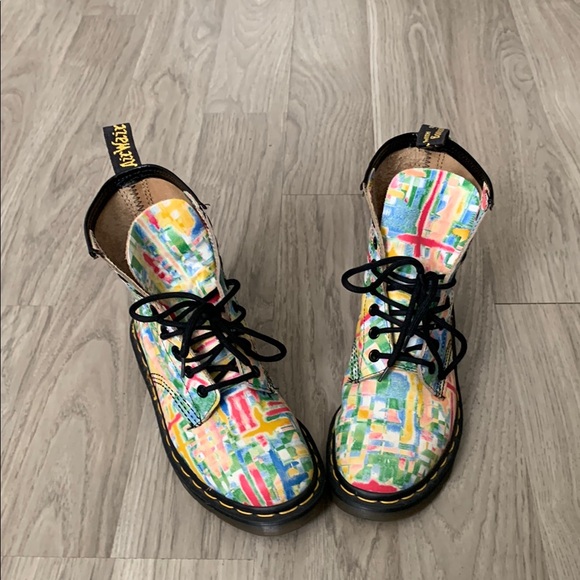 DR MARTENS COLORFUL BRUSH STROKE BOOTS